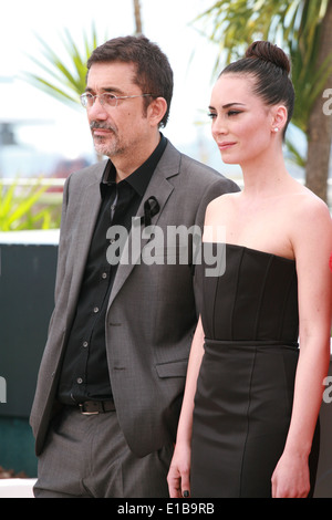 Nuri Bilge Ceylan et Melisa Sözen au photocall pour le film Winter Sleep (Palme d'Or) à la 67ème Festival du Film de Cannes Banque D'Images