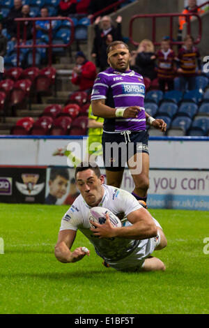 Huddersfield, UK. 29 mai, 2014. Joe Wardle scores au cours de la Super League match entre Huddersfield Giants et Wigan Warriors au John Smiths Stadium. Credit : Action Plus Sport/Alamy Live News Banque D'Images