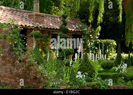 Le Topiarist jardin, un artisan jardin et médaillé d'Chelsea Flower Show 2014, Londres, Royaume-Uni Banque D'Images