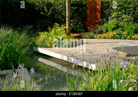 L'Hydropanorama RBC un jardin Jardin afficher le médaillé d'or au Chelsea Flower Show 2014, conçu par Hugo bugg Banque D'Images