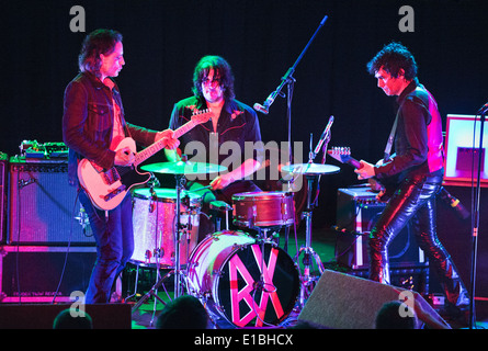 The Jon Spencer Blues Explosion, le sauvetage, Nottingham, Royaume-Uni, 16 mai 2014. Jon Spencer (à droite), avec Judah Bauer (l) et Russell Simins (centre). Banque D'Images