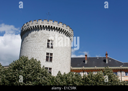 Tour du château de Chambéry, Savoie, Rhone Alpes Auvergne, France. Banque D'Images