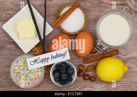 Carte de cuisson heureux avec sélection des ingrédients Banque D'Images