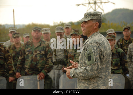 Le général de l'armée américaine Randall Marchi, le commandant de la Force opérationnelle interarmées en Pennsylvanie groupe de 20, les visites avec la Pennsylvanie Nation Banque D'Images