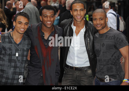 London, UK, UK. 15 Juin, 2009. JLS assister à la première mondiale de la France 'Transformers : Revenge of the Fallen" à l'Odeon Leicester Square. © Ferdaus Shamim/ZUMA/ZUMAPRESS.com/Alamy fil Live News Banque D'Images