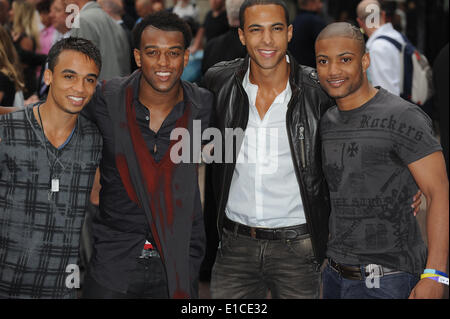 London, UK, UK. 15 Juin, 2009. JLS assister à la première mondiale de la France 'Transformers : Revenge of the Fallen" à l'Odeon Leicester Square. © Ferdaus Shamim/ZUMA/ZUMAPRESS.com/Alamy fil Live News Banque D'Images