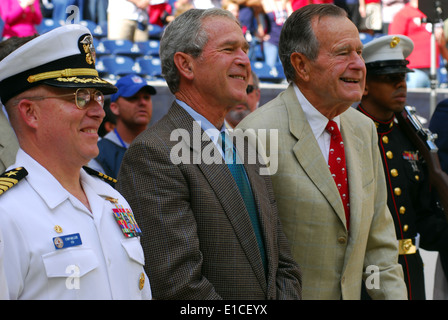 091025-N-1854W-228 HOUSTON, Texas (oct. 25, 2009) Le commandant du USS George H. W. Bush (CVN 77) Le Capitaine Miller, le Chip Banque D'Images