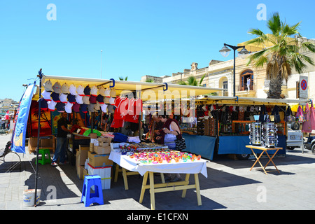 Marché de Marsaxlokk Marsaxlokk, Sud, le District de l'Est, Malte Xlokk Région, République de Malte Banque D'Images