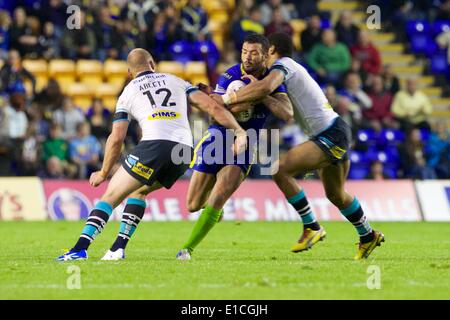 Warrington, Royaume-Uni. 30 mai, 2014. Centre de Leeds Rhinos Carl Ablett en action lors de la Super League match de rugby entre Warrington Wolves et Leeds Rhinos du stade Halliwell Jones. Credit : Action Plus Sport/Alamy Live News Banque D'Images