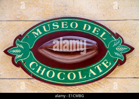 Close up de signer au mur à l'extérieur de Museo del Chocolate, le musée du chocolat à La Havane, Cuba Banque D'Images