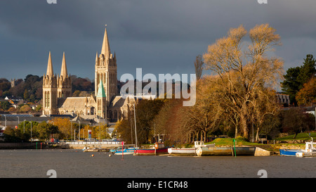 Vue sur la rivière de Malpas à Cathédrale de Truro Cornwall England UK Banque D'Images