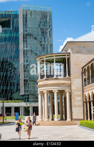 Brisbane Australie,QUT,Queensland University of Garden point campus, étudiants adolescents adolescents adolescents adolescents adolescentes filles,jeunes,jeunes,jeunes enfants de sexe féminin ch Banque D'Images