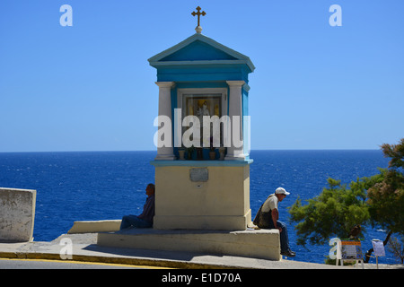 Pierre commémorative de la route près de Blue Grotto, Wied iż-Żurrieq, au sud Le District de l'Est, Malte Xlokk Région, République de Malte Banque D'Images