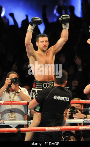 Le stade de Wembley, Londres, Royaume-Uni. 31 mai, 2014. WBA et IBF Super Championnat du Monde Poids moyens Carl Ligue contre George Groves. Jaquette célèbre sa 8e ronde knock-out Crédit : gagner Plus Sport Action/Alamy Live News Banque D'Images