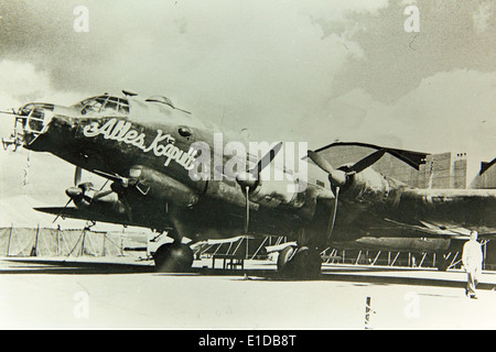 Le Junkers Ju 290 était un avion de transport allemand utilisé pendant la seconde Guerre mondiale. Il était capable de vols à longue distance et a servi dans une variété de rôles, y compris la reconnaissance et le transport de fret, contribuant aux opérations militaires allemandes. Banque D'Images