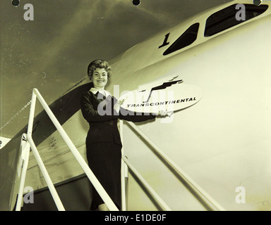 Le Convair 880 était un avion de ligne à réaction conçu pour l'aviation commerciale dans les années 1950 Connu pour sa vitesse et sa capacité, le Convair 880 a été l'un des premiers concurrents sur le marché des avions de passagers, offrant aux compagnies aériennes un avion efficace et rapide pour les voyages longue distance. Banque D'Images