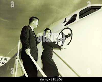 Le Convair 880 était un avion de ligne commercial introduit dans les années 1960 par Convair. Il était connu pour sa vitesse et son efficacité, mais a finalement été éclipsé par de plus gros jets sur le marché de l'aviation commerciale. Banque D'Images