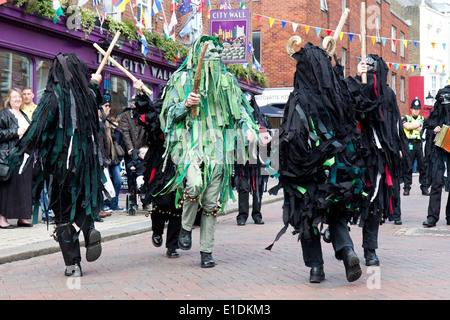 Morris Dancers at Rochester Sweeps Festival 2014, Kent, Angleterre Banque D'Images