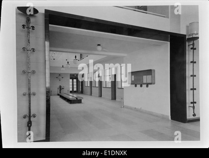 L'Aeroporto de Lisboa (Aéroport de Lisbonne), officiellement nommé Aéroport Humberto Delgado, est la principale porte d'entrée internationale vers le Portugal, offrant de nombreuses liaisons aériennes dans le monde entier. Banque D'Images