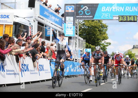 Nuremberg, Allemagne. 01 Juin, 2014. Document - cycliste irlandais Sam Bennett de Netapp équipe Endura réagit après avoir remporté la cinquième étape du Tour de Bavière de Wassertruedingen à Nuremberg, Allemagne, 01 juin 2014. Photo : Henning Angerer/dpa/Alamy Live News Banque D'Images