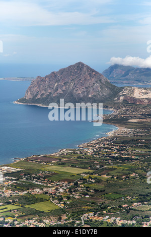 Vue vers Monte Cofano de Erice, Sicile Banque D'Images