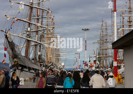 Formation vénézuélien Simon Bolivar navire amarré à Ushuaia en Argentine 2014 latinoamerican velas Banque D'Images