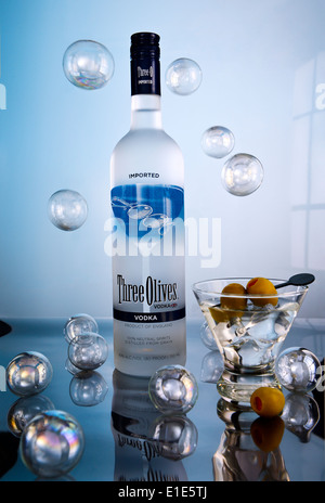 Trois Vodka Olives still life Banque D'Images