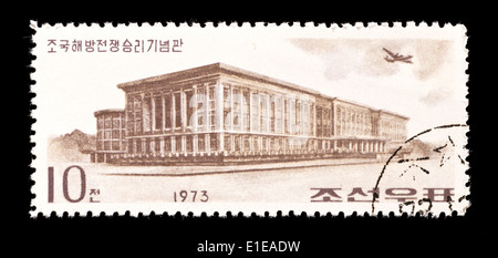 Timbre-poste représentant de la Corée du Nord, le Musée de la guerre à Pyongyang. Banque D'Images