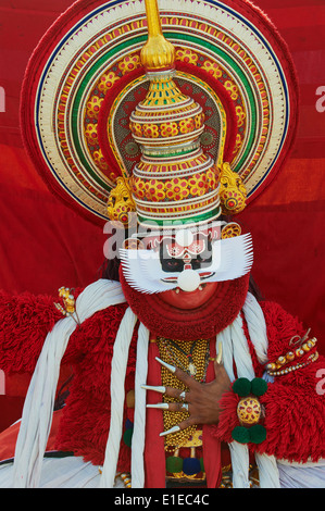 L'Inde, Etat du Kerala, fort Cochin ou Kochi, danseurs de Kathakali Banque D'Images