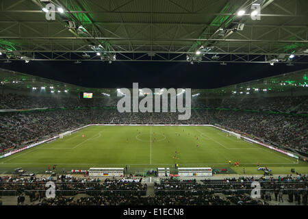 Moenchengladbach, Allemagne. 01 Juin, 2014. Vue sur le stade avant le match de football amical entre l'Allemagne et le Cameroun au Borussia Park Stadium à Moenchengladbach, Allemagne, 01 juin 2014. Photo : Rolf Vennenbernd/dpa/Alamy Live News Banque D'Images