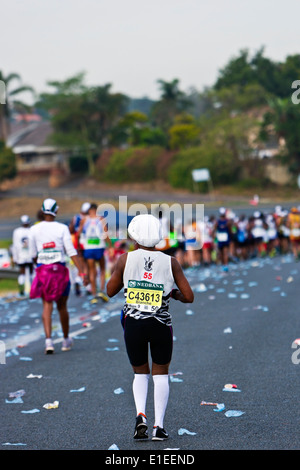 Marathon 2014 camarades coureurs en dehors de l'Afrique du Sud Durban Coupe 45e Banque D'Images