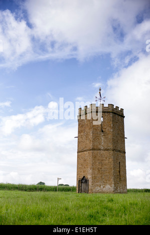 Wroxton pigeonnier. Le style gothique de la folie. Wroxton, Oxfordshire, Angleterre Banque D'Images