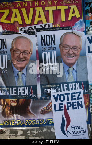 Élections européennes 2014 posters incitant les gens à voter pour Jean-Marie Le Pen et le Front National sur l'affichage en Corse Banque D'Images