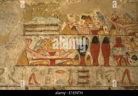 L'art égyptien table Offres pour l'Au-delà. Le soulagement. Mastaba. 5ème dynastie. Vieux Royaume. Nécropole de Saqqara. L'Égypte. Banque D'Images