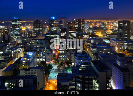 Cape town v&A Waterfront et la montagne de la table Banque D'Images