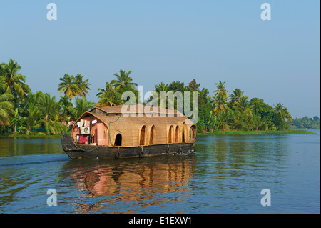 L'Inde, Etat du Kerala, Allepey, backwaters, péniche pour les touristes Banque D'Images
