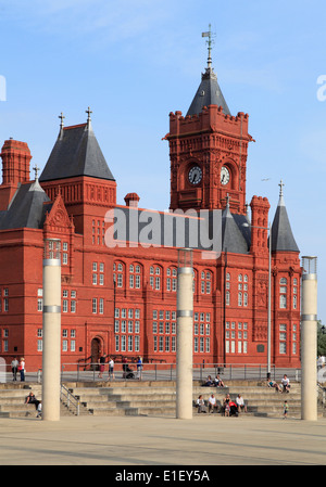 Royaume-uni, Pays de Galles, Cardiff, Bay, Roald Dahl Plass, Pierhead Building, Banque D'Images