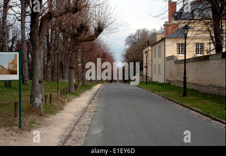 AJAXNETPHOTO - LOUVECIENNES,FRANCE. Voir peint par peintre impressionniste Alfred Sisley 1839-1899 'CHEMIN DE LA MACHINE, LOUVECIENNES, 1873." Photo:JONATHAN EASTLAND/AJAX REF:60904 291 Banque D'Images