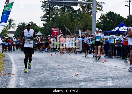 Marathon 2014 camarades coureurs en dehors de l'Afrique du Sud Durban Coupe 45e Banque D'Images