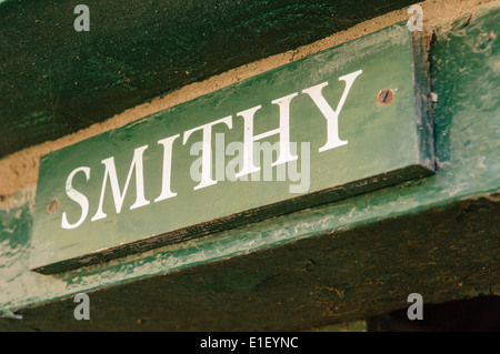Signer pour le 'Smithy" (forgeron) Banque D'Images