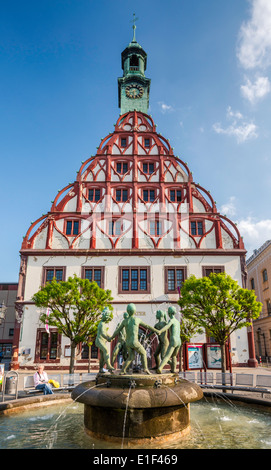 Gewandhaus (marchands de tissu gothique hall), maintenant Theatre Plauen Zwickau, fontaine, à l'Avenue de Stalingrad à Zwickau, Saxe, Allemagne Banque D'Images