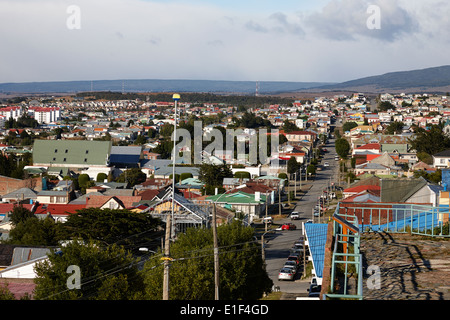 Regardant vers le bas sur la ville de la cruz vue à Punta Arenas Chili Banque D'Images