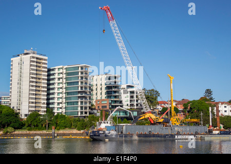 Brisbane Australie,Brisbane River,New Farm,condominium appartement résidentiel immeubles logement,front de mer,dragage,nouveau,sous,const Banque D'Images
