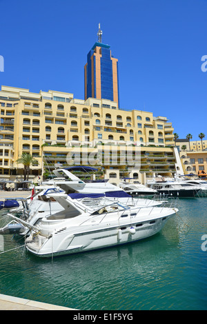 Port de plaisance de Portomaso, Paceville, à St Julian's (San Ġiljan), quartier du Port Nord, Malte Majjistral Région, République de Malte Banque D'Images