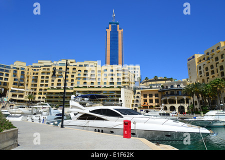 Port de plaisance de Portomaso, Paceville, à St Julian's (San Ġiljan), quartier du Port Nord, Malte Majjistral Région, République de Malte Banque D'Images