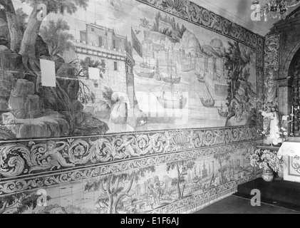 Capela de Nossa Senhora da Nazaré, située à São Martinho, Madère, est une belle chapelle connue pour ses azulejos complexes et son importance dans le patrimoine religieux et culturel de Madère. Banque D'Images