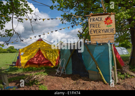 La protection communautaire d'Upton Camp, un camp de protestation anti-fracturation près de Chester. Banque D'Images