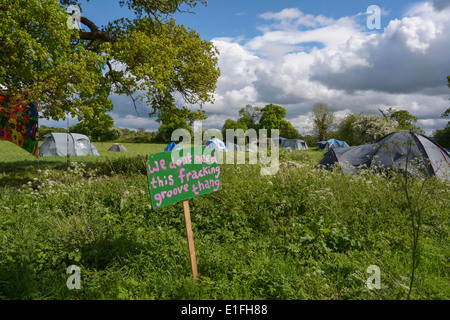 La protection communautaire d'Upton Camp, un camp de protestation anti-fracturation près de Chester. Banque D'Images