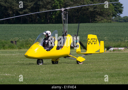 Rotosport autogiro MT-03 G-CFGY à l'Aérodrome de renau Banque D'Images