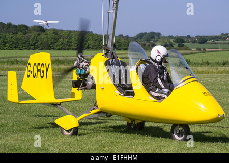 Rotosport autogiro MT-03 G-CFGY à l'Aérodrome de renau Banque D'Images